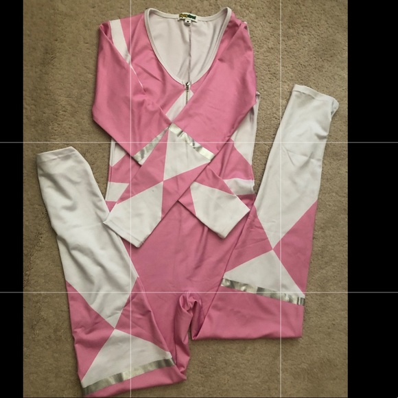 Pink Ranger Costume - Picture 7 of 10